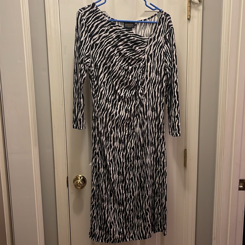 Pendleton knit animal print ruched dress. Size L. Bodycon.